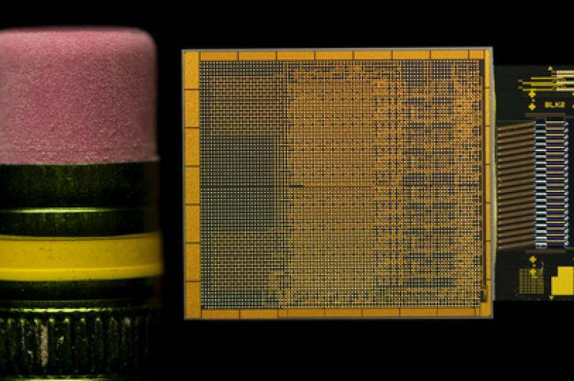 Intel OCI chiplet 